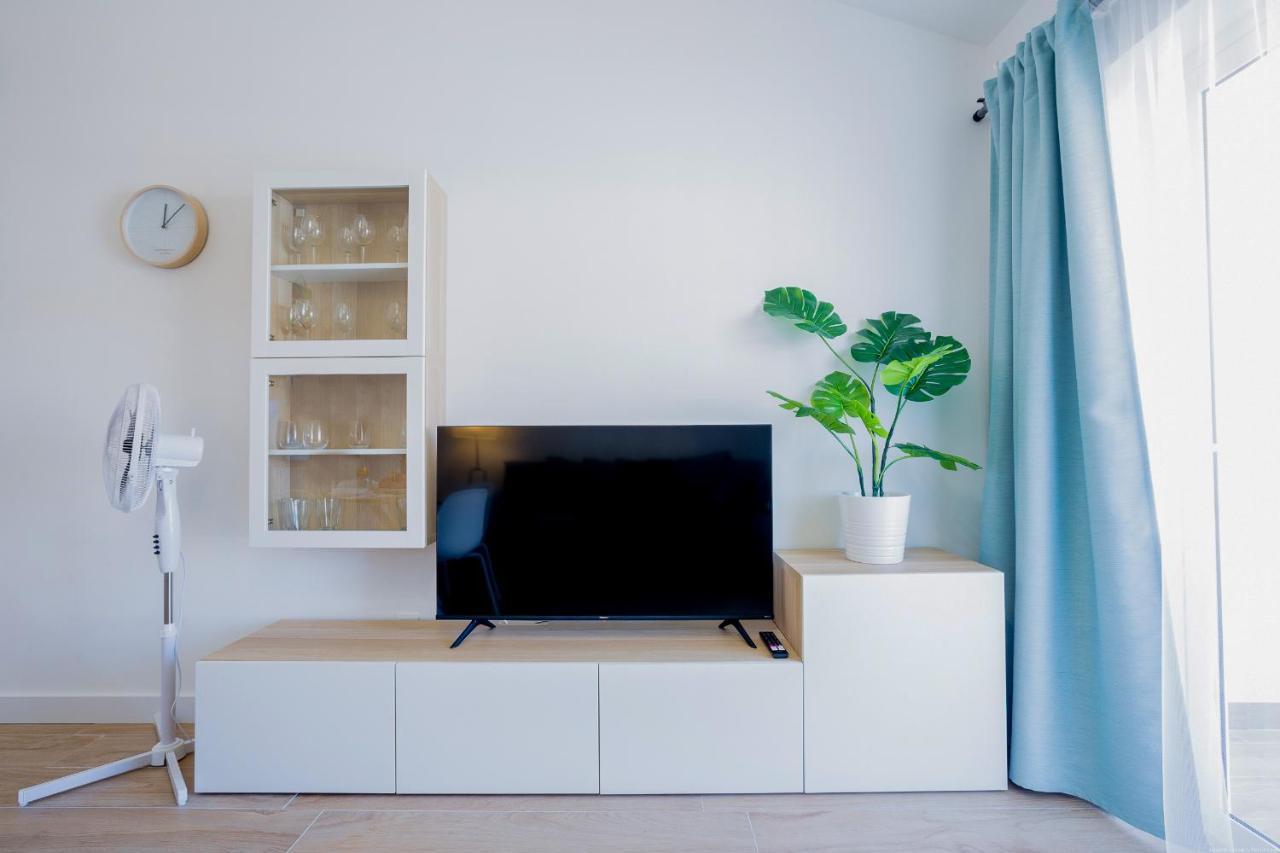 Bright & Stylish In Chipeque, Cristianos Apartment *