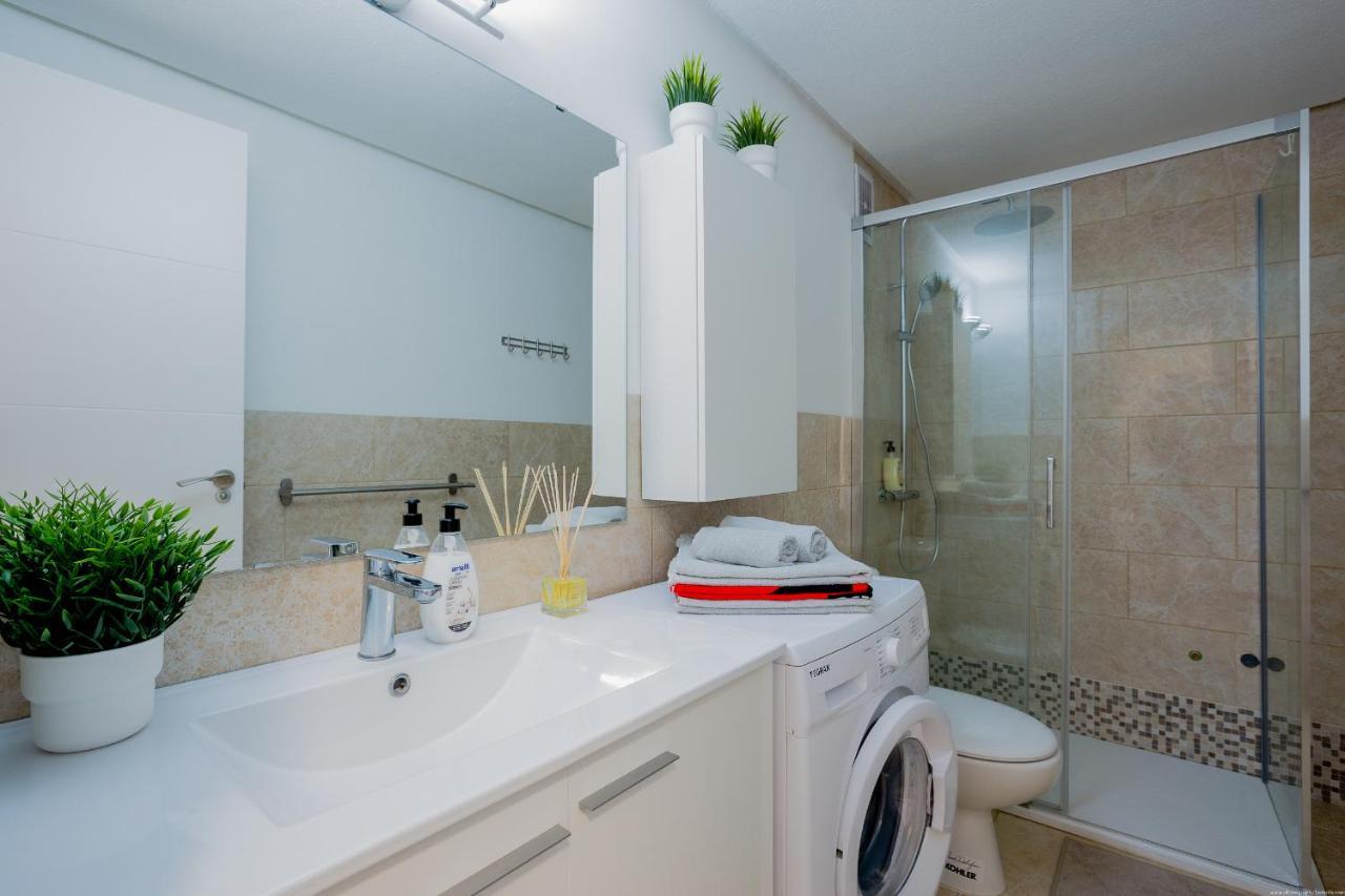 Bright & Stylish In Chipeque, Cristianos Apartment *