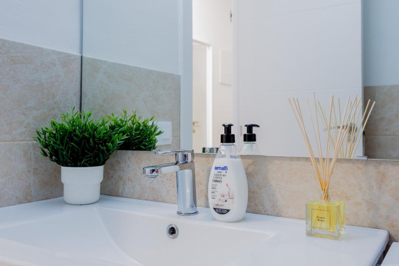 Bright & Stylish In Chipeque, Cristianos Apartment *